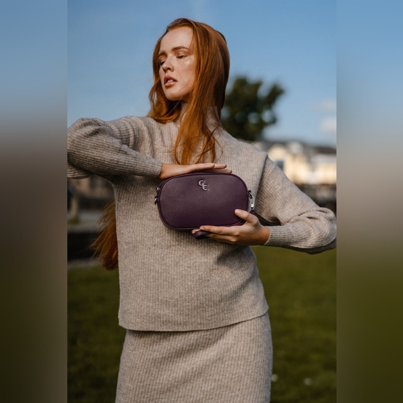 NWT crossbody bag in mulberry - Picture 2 of 6